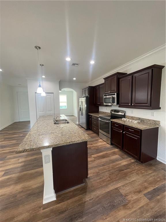 Building Photo - 480 NW Windflower Terrace