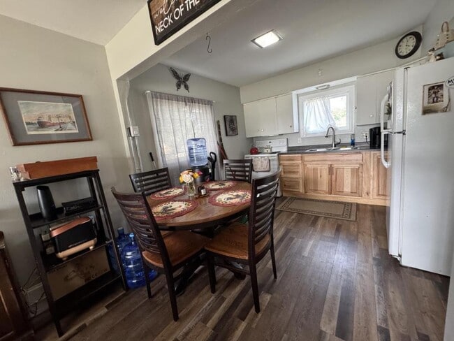 Building Photo - 1634 Hill Ave