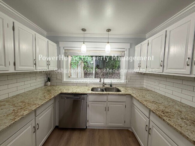 Building Photo - 120 Leeward Ln