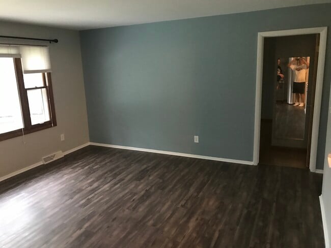 Building Photo - S82W31496 Section Rd