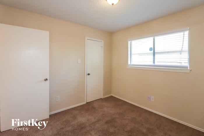 Building Photo - 17026 Enchanted Cir E