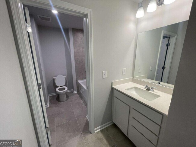 Building Photo - 3156 Morris Hills Dr