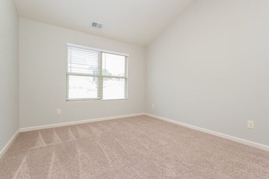 Building Photo - 441 Chandler Bluff Ct SE