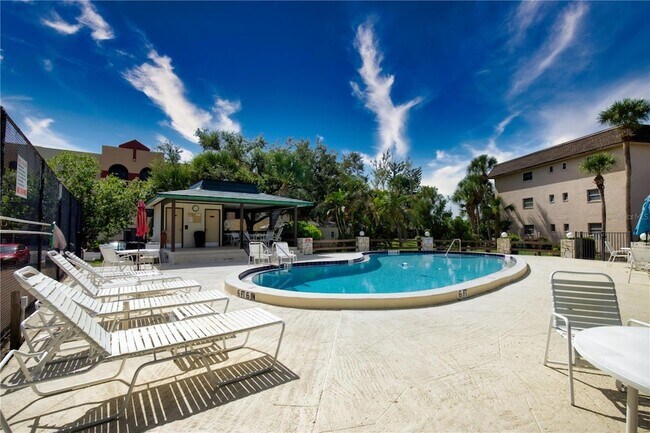 Building Photo - 102 Capri Isles Blvd