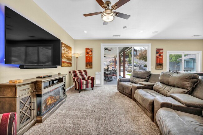 Building Photo - 6015 Stillmeadow Dr