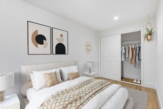 Building Photo - 10028 San Fernando Rd