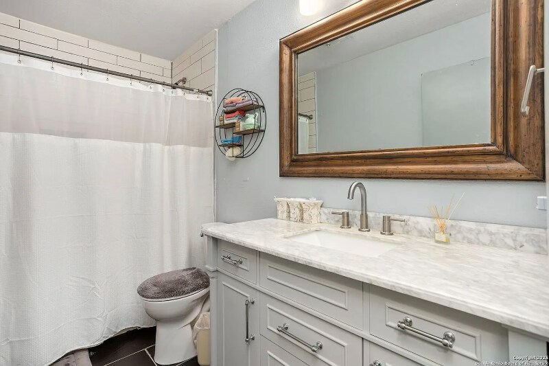 Building Photo - 16514 Springhill Dr