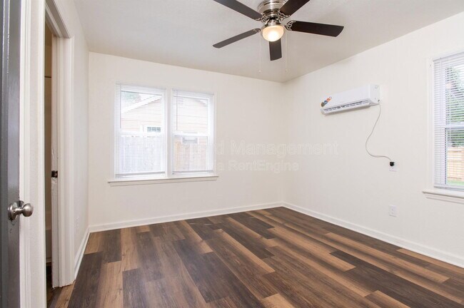 Building Photo - 1301 E Mount Vernon St