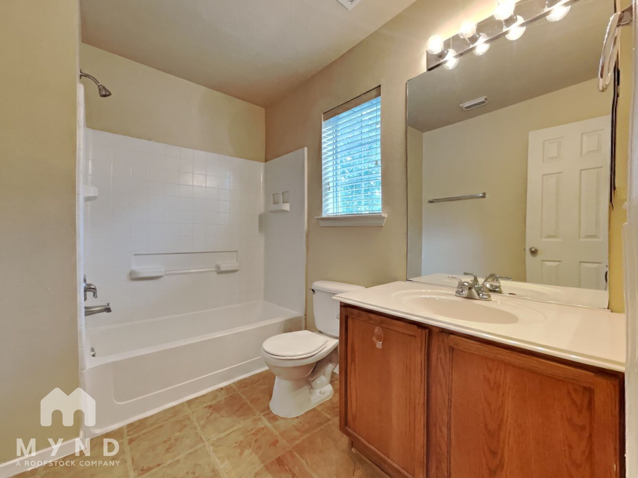 Building Photo - 3002 Edgewick Elm St