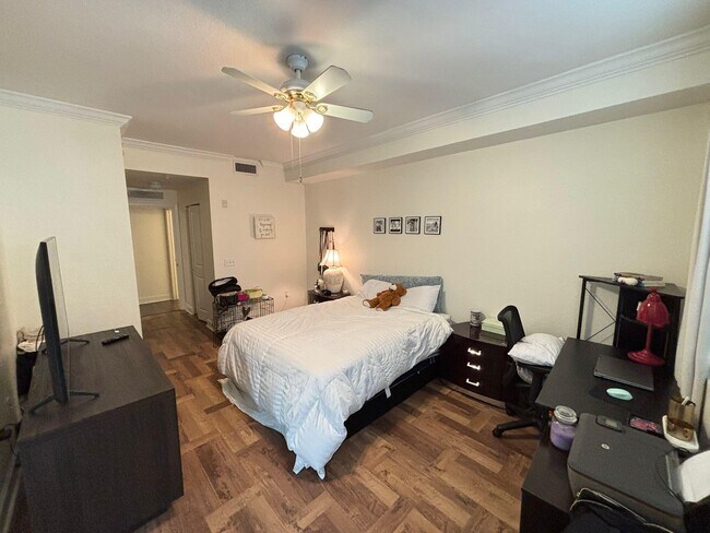 Building Photo - 4112 Renaissance Way