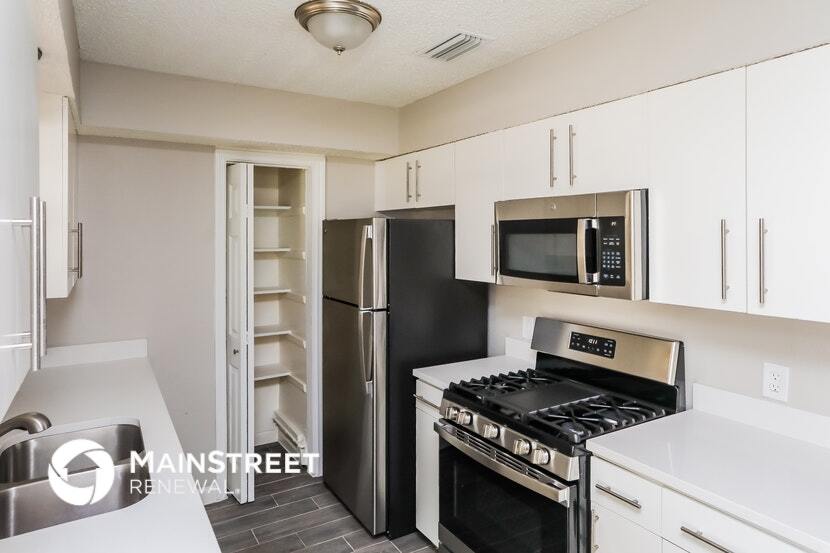 Building Photo - 10405 Kinslow Dr