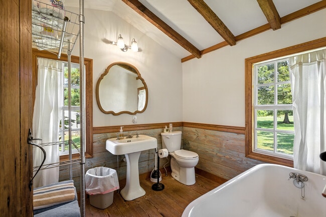 Building Photo - 11826 Colonial Trail W