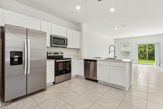 Building Photo - 64 Playa De Luna Ln