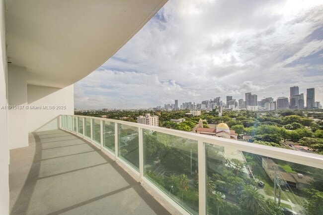 Building Photo - 2525 SW 3rd Ave