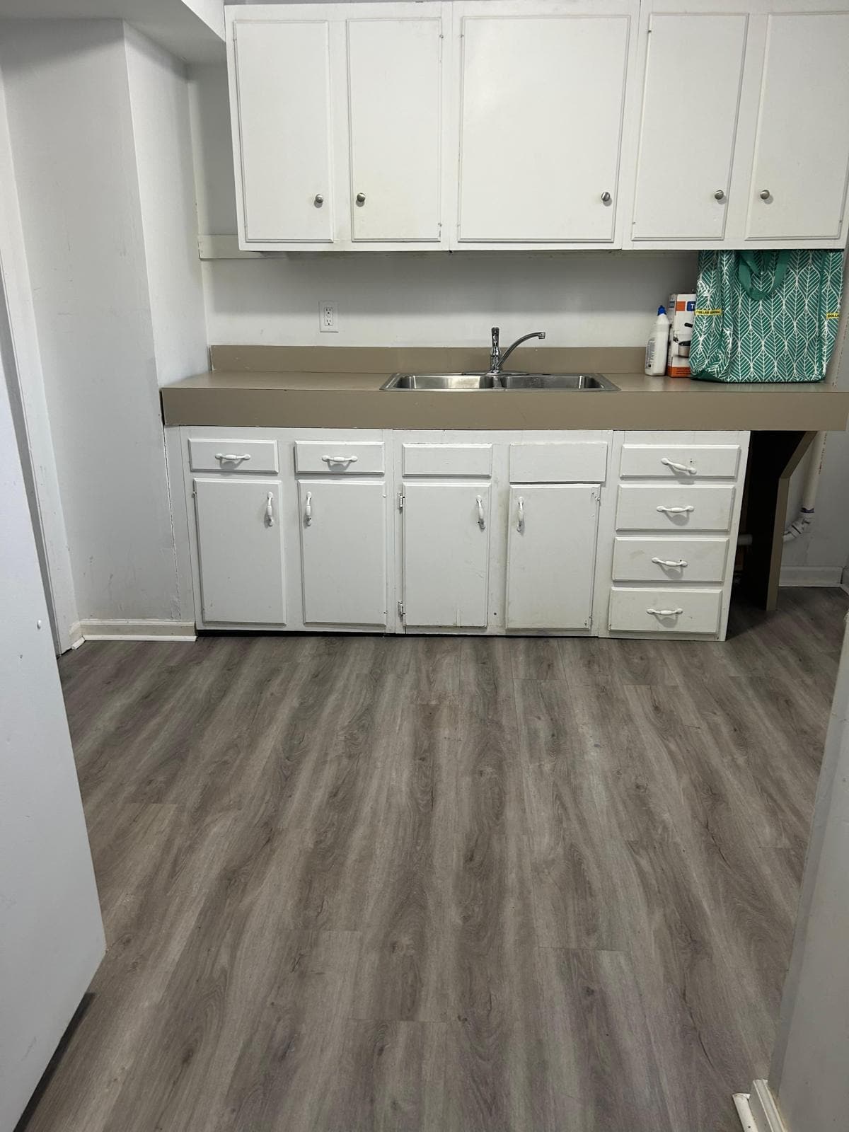 Kitchen - 417 Ambridge Ave