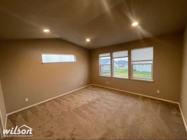 Building Photo - Upcoming 4-Bedroom Gem with Modern Charm and 2 Bath House for Rent!