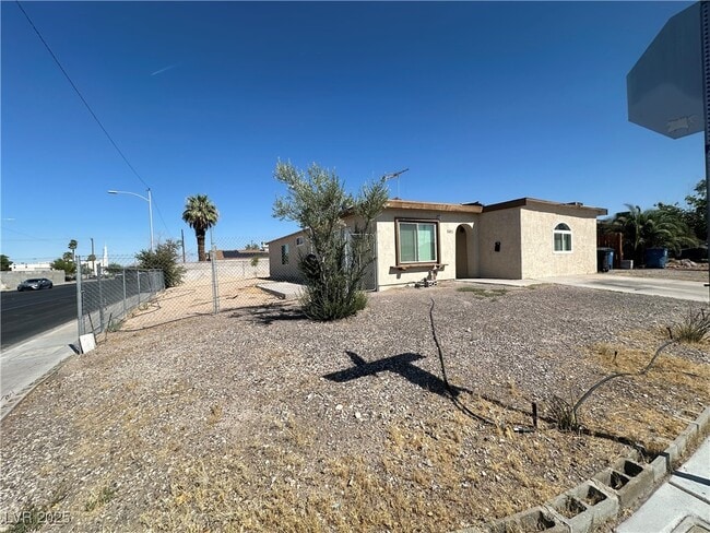 Building Photo - 501 Slayton Dr
