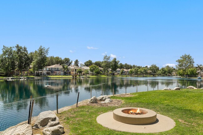 Building Photo - 10 Clearwater Cove