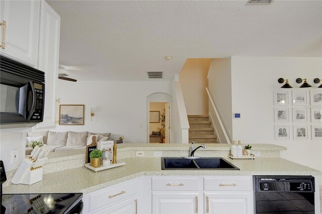 Building Photo - 963 Cherry Valley Way