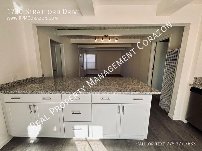 Building Photo - 3 bed 1 bath newly remodeled unit! New eve...