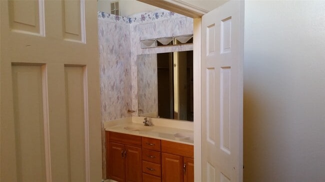 Building Photo - 6111 Quiet Village Ct