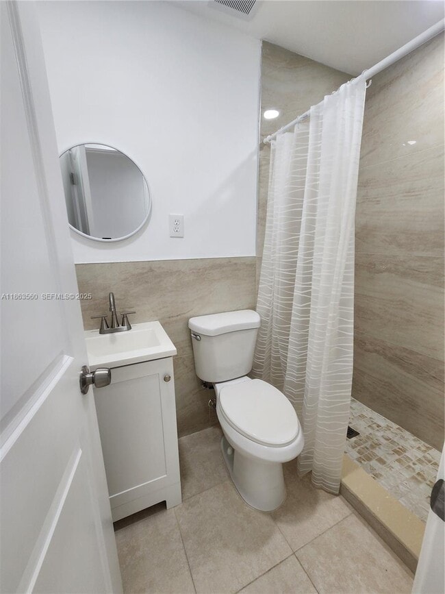 Building Photo - 645 NW 7th Ave