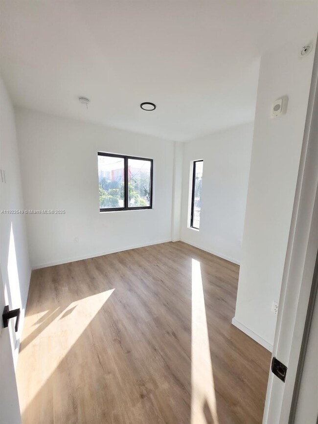 Building Photo - 753 NW 30th St