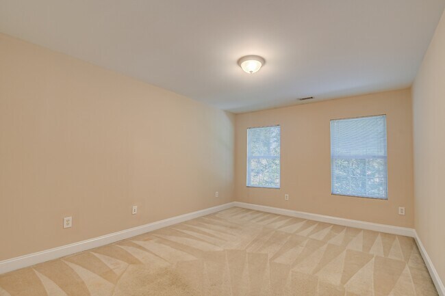 Building Photo - 200 Kline St NW