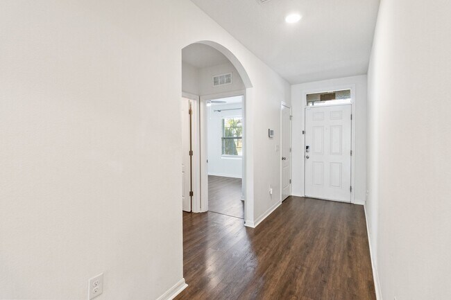 Building Photo - 4/2 Energy Efficient Home in St. Cloud w/ Fenced Back Yard