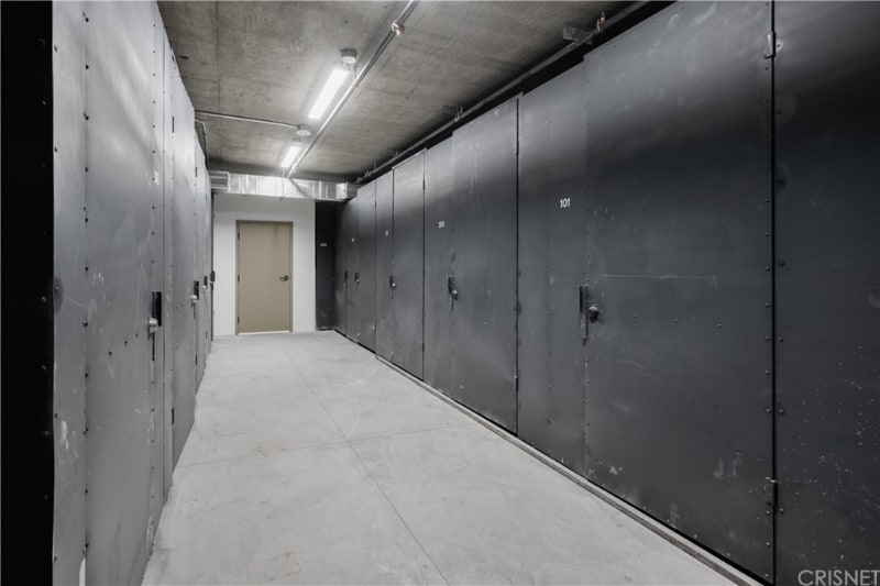 Building Photo - 5923 Laurel Canyon Blvd