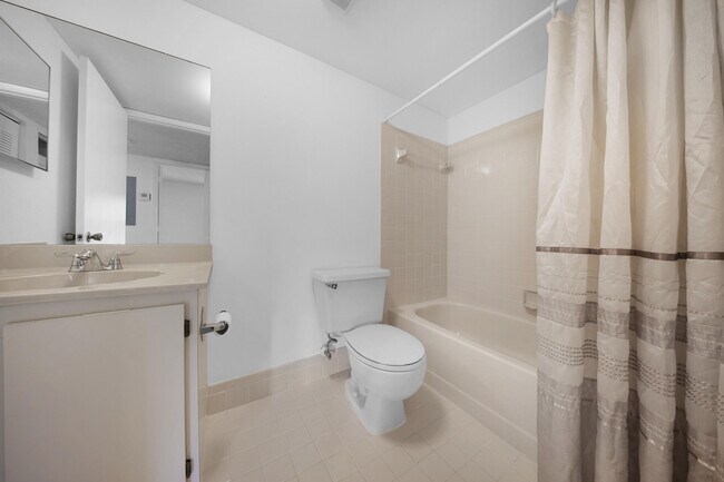 Building Photo - 9480 Boca Cove Cir