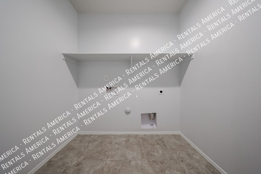 Building Photo - 36472 W San Capistrano Ave