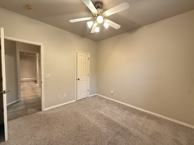 Building Photo - 4-bedroom property in a fantastic North Edmond