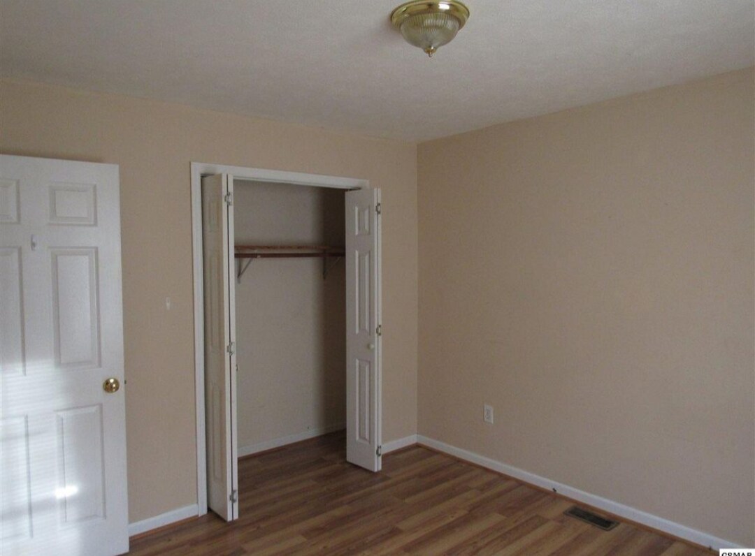 Building Photo - 1029 Bluebird Ln