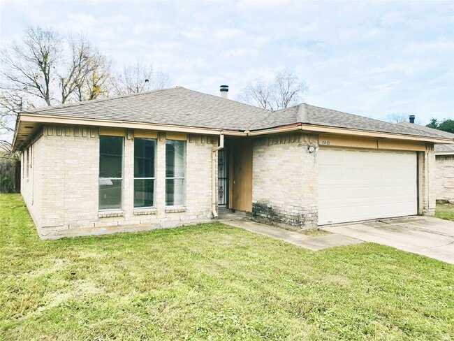 Building Photo - 15822 Baybriar Dr