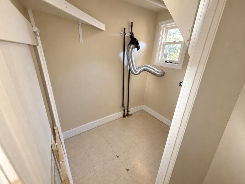 Laundry Room - 54 Portland St