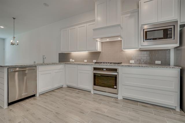 Building Photo - 1186 Lake City Ave