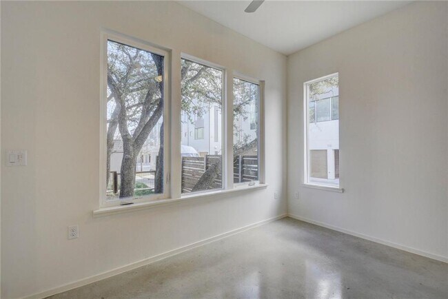 Building Photo - 3100 Menchaca Rd