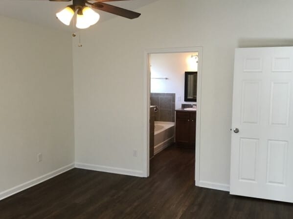 Building Photo - 351 N Twin Maple Rd