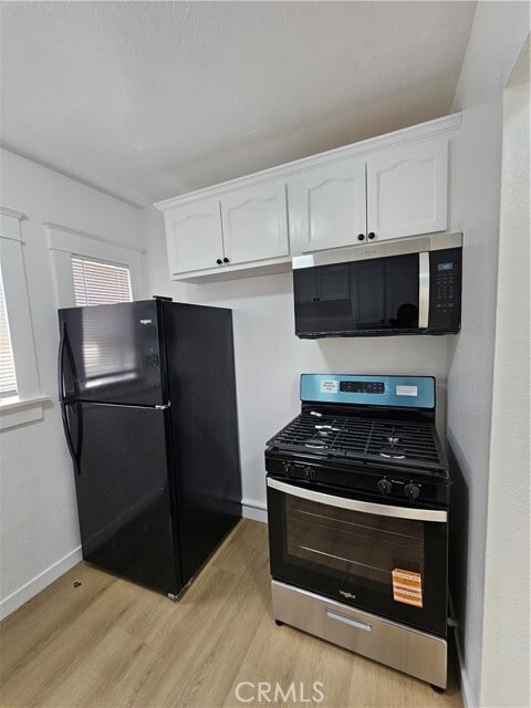 Building Photo - 440 W 8th St