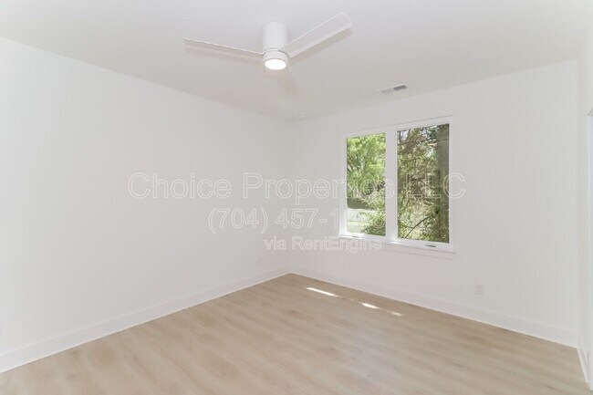 Building Photo - 422 Sylvania Ave