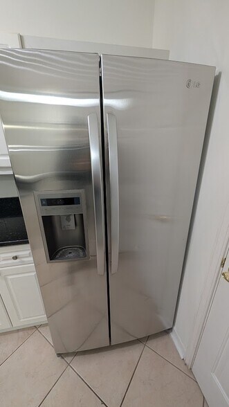 Building Photo - 3334 Peachtree Rd NE