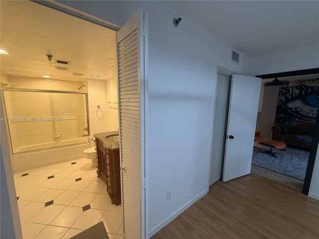 Building Photo - 896 N Federal Hwy