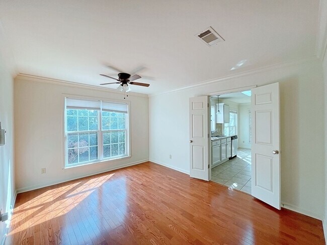 Building Photo - 3 Bedroom Condo Located off Jefferson Hwy ...
