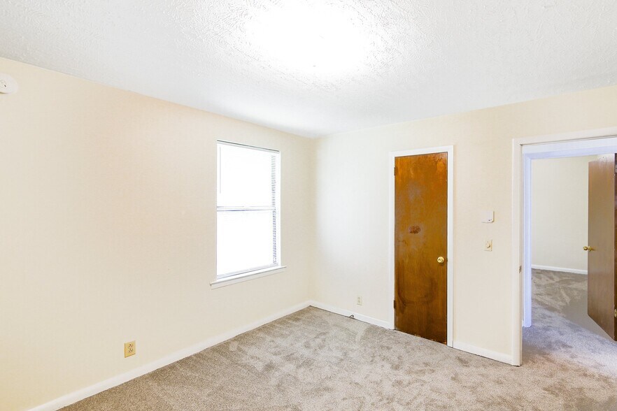 Building Photo - 3499 McGavock Pike