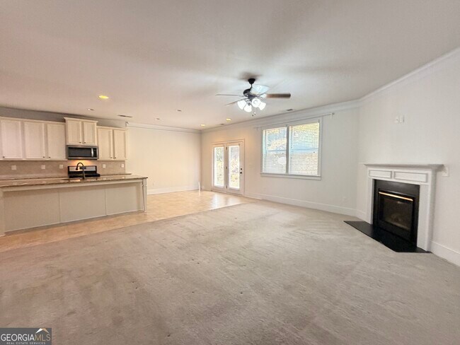 Building Photo - 235 Broadmoor Dr