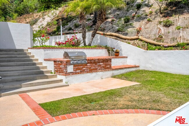 Building Photo - 1408 Calle Del Jonella