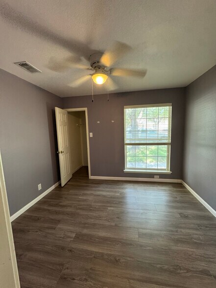 Building Photo - 2618 Dove Crossing Dr
