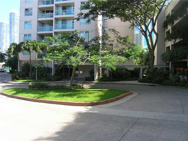 Building Photo - 1133 Waimanu St