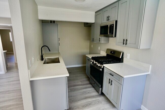 Building Photo - 8101 Larson Ave